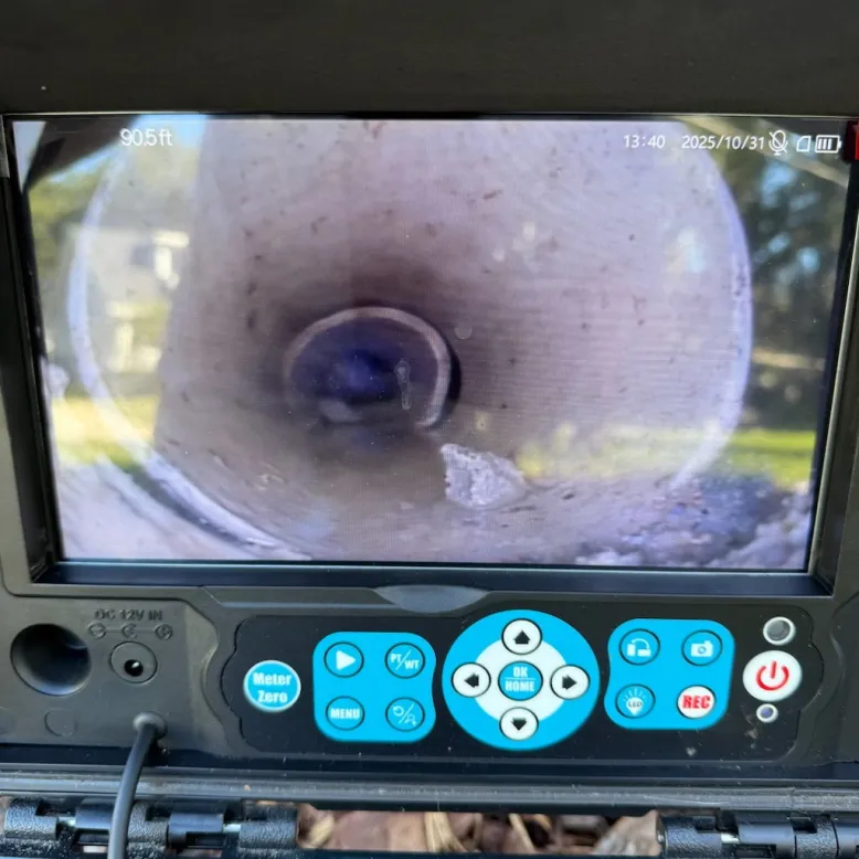 Sewer scope monitor capturing pipe condition during inspection